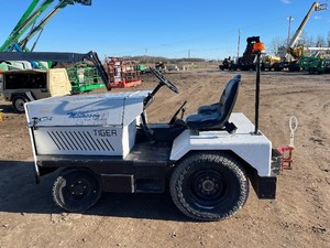 lot 12 image: 1980s Tiger Model GST 23 Tow TractorTruck