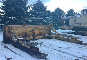 lot 23 image: Rockland Model SUB950JLGP Heavy Duty 14 6 Large Dozer Blade With Mounts