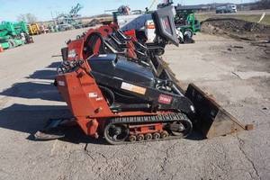 lot 7 image: Toro Dingo Model TX525 Mini Compact Tracked Mini Skid Loader Skid Steer