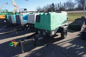 lot 14 image: 2015 Doosan Model 47185FZF23 185 CFM Tow Behind Air Compressor