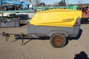 lot 15 image: 2016 Atlas Copca Model XAS 185 Tow Behind Air Compressor