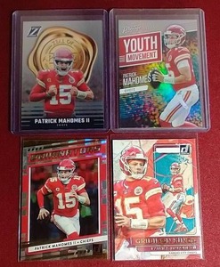 lot 30 image: (4) Patrick Mahomes Cards