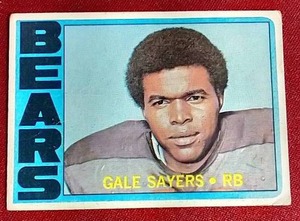 lot 41 image: 1972 Topps Gale Sayers Card
