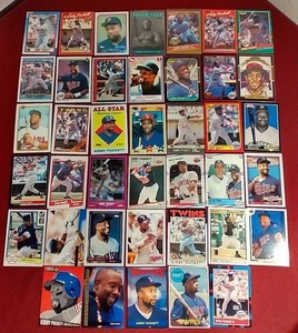 lot 132 image: (40) Kirby Puckett Cards