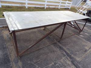 lot 6 image: Metal Shop Table on wheels