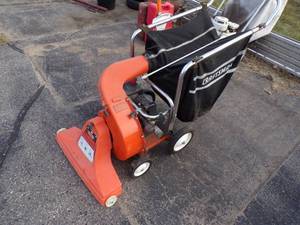 lot 7 image: Craftsman Leaf Vac