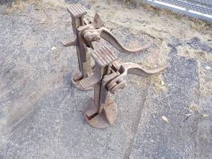 lot 10 image: Pair of Vintage Jacks