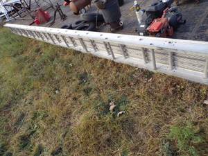 lot 16 image: 24 Ladder Scaffolding