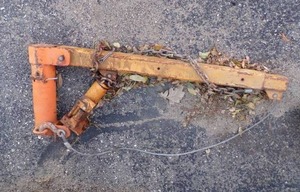 lot 27 image: Truck Box Hoist