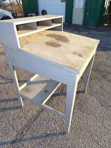 lot 30 image: Metal Work Table