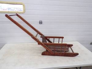 lot 37 image: Push Kids Sled