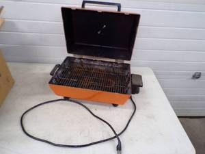 lot 40 image: Electric Grill