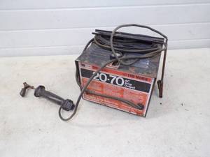 lot 42 image: Craftsman Variable Amp Arc Welder Brazer