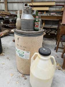 lot 59 image: Vintage Bottles and Cans