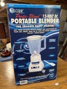 lot 60 image: Portable Blender 12V