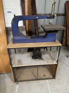lot 82 image: Scroll Saw with Table
