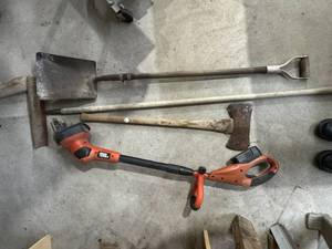 lot 87 image: Weeder, Axe, Shovel and Scraper