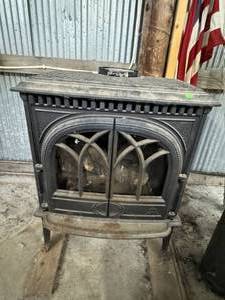 lot 89 image: Wood Stove
