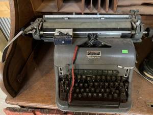 lot 102 image: Olympia Vintage Typewriter