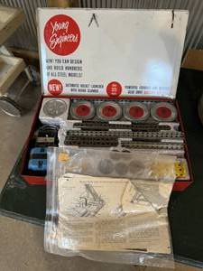 lot 110 image: Vintage Erector Set