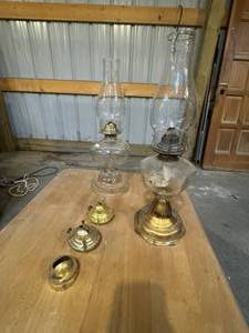 lot 112 image: Kerosene Lamps and parts