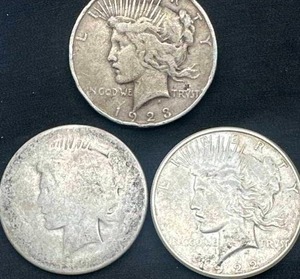 lot 55 image: Lot of 3 Silver Peace Dollars from 1922