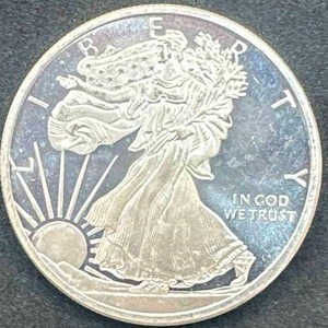 lot 58 image: 1oz .999 Silver Liberty Round