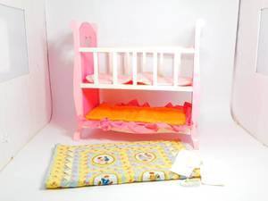 lot 10 image: Vintage Doll Furniture