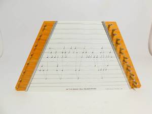 lot 14 image: Vintage Melody Lap Harp For Kids