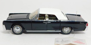 lot 15 image: 1961 Franklin Mint Precision Model Lincoln Continental Crafted In China