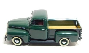 lot 16 image: Danbury Mint 1951 Ford Pickup Dark Green 124