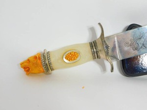lot 30 image: Franklin Mint California Gold Rush Knife Grizzly Bear Miners Mining Nugget