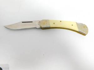 lot 42 image: Vintage Bear Hunter Buck Folding Pocket Knife