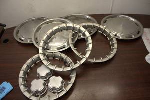 Set of 4 Vintage Aluminum Serving Trays and 4 Decorative Rings