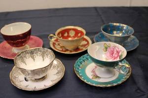 lot 2 image: Set of 5 Vintage Fine China Tea Cups and Saucers