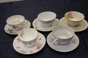 lot 5 image: Set of 5 Assorted Vintage China Tea Cups and Saucers