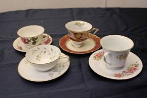 lot 7 image: Set of 4 Vintage Tea Cups and Saucers - Noritake and More