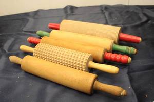 lot 64 image: Set of 5 Vintage Wooden Rolling Pins with Unique Designs