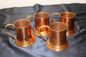 lot 71 image: Set of 4 Vintage Copper Tankards with Brass Handles