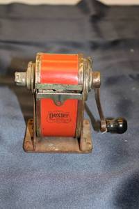 lot 72 image: Vintage Dexter Automatic Pencil Sharpener from Chicago, USA