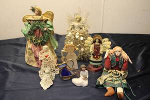 lot 74 image: Collection of 8 Decorative Holiday Figurines and Angels