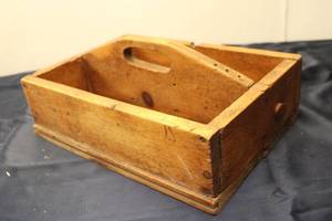lot 79 image: Antique Wooden Crate with Dividers and Carry Handle