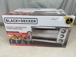 lot 14 image: New Black and Decker Convection Toaster Oven