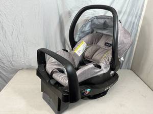 lot 23 image: New Display Model Evenflo Car Seat with Base