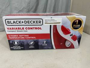 lot 27 image: New Black & Decker Variable Control Compact Steam Iron