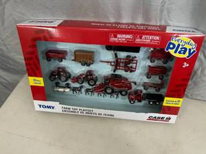 lot 41 image: New 20 pc Case IH Farm Tractor Toy Set