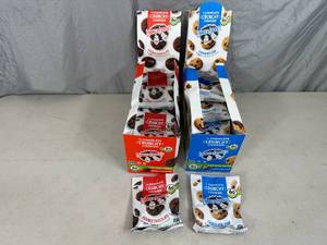lot 80 image: 24 Lenny & Larrys Complete Crunchy Cookies Choc. Chip and Double Chocolate