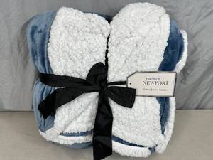 lot 96 image: New King Size Velvet Berber Blanket