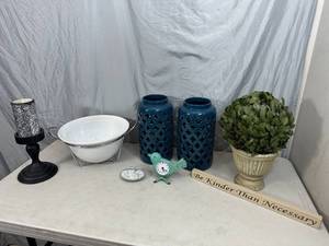 lot 98 image: Home Decor and More