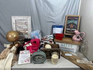 lot 99 image: Large Lot of Home Decor & Kitchen